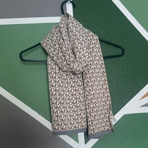 Michael Kors Beige and White Knit Scarf